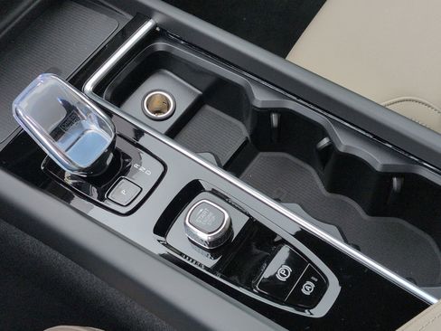 New 2026 Volvo XC60 B5 Core image 13