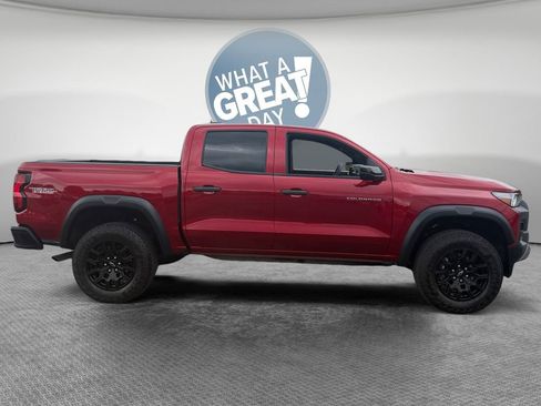 Certified 2024 Chevrolet Colorado Trail Boss w/ Technology Package AWD/4WD image 2
