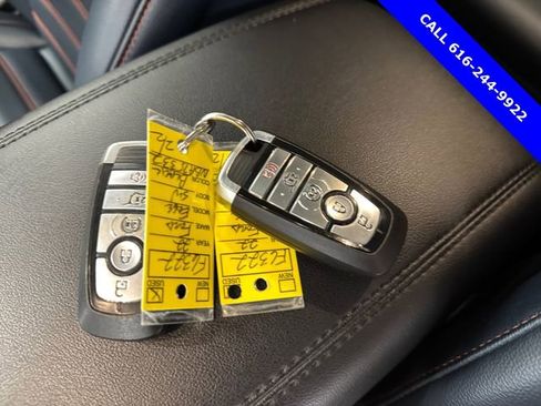 Used 2022 Ford Edge SEL w/ Sport Appearance Package image 26