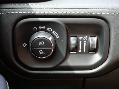 Used 2024 RAM 1500 Limited w/ Night Edition AWD/4WD image 35