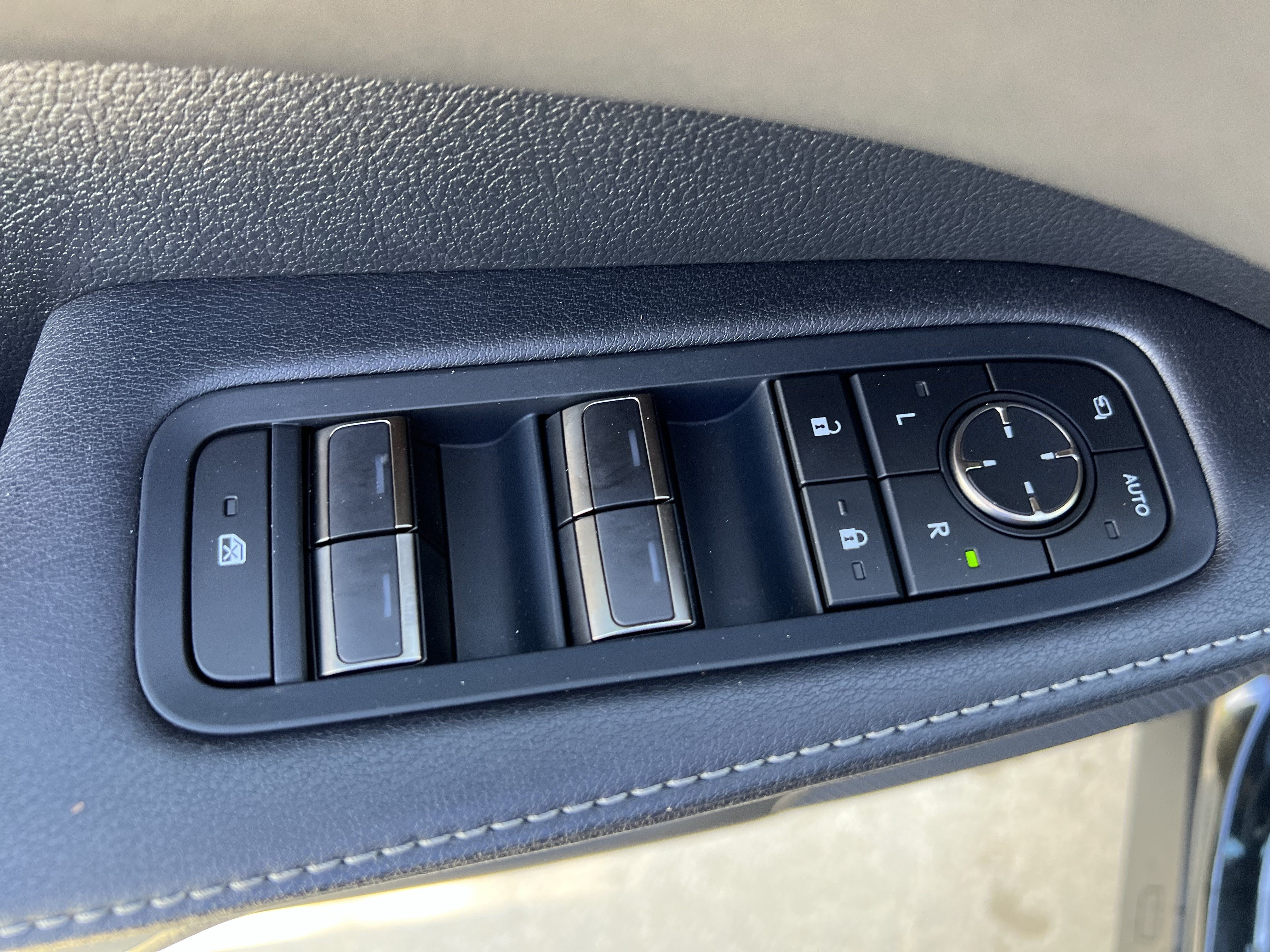 Used 2024 Lexus RX 350h w/ Convenience Package AWD/4WD image 15
