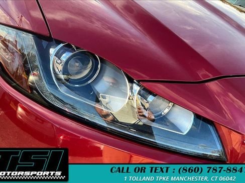 Used 2018 Jaguar F-PACE Premium image 29