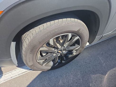 Used 2023 Chevrolet TrailBlazer LT w/ Convenience Package image 9