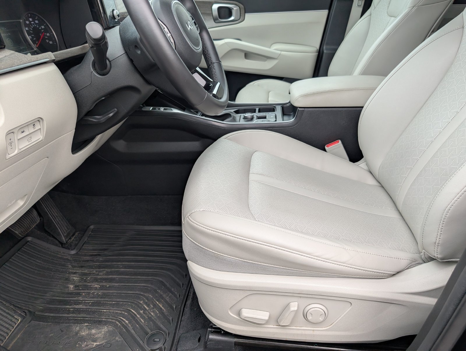 Used 2023 Kia Sorento EX w/ Panoramic Sunroof Package FWD image 15