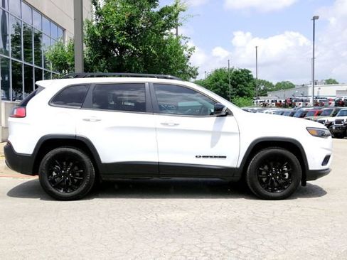 Used 2023 Jeep Cherokee Altitude Lux AWD/4WD image 4
