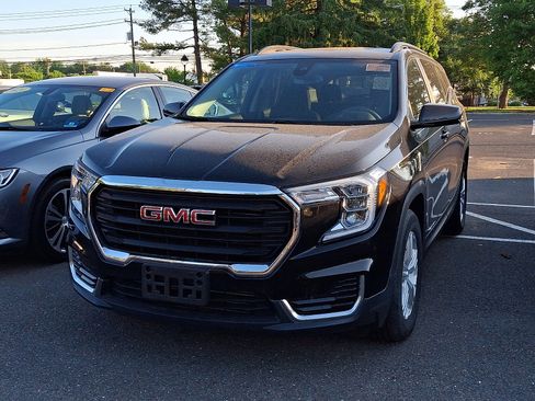 Used 2022 GMC Terrain SLE w/ Driver Convenience Package FWD image 2
