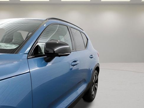 New 2025 Volvo XC40 B5 Ultra w/ Climate Package image 10