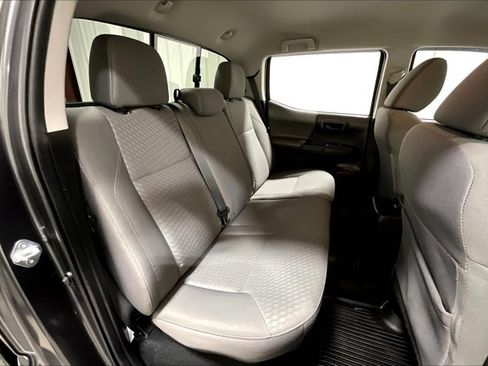 Used 2022 Toyota Tacoma SR image 27