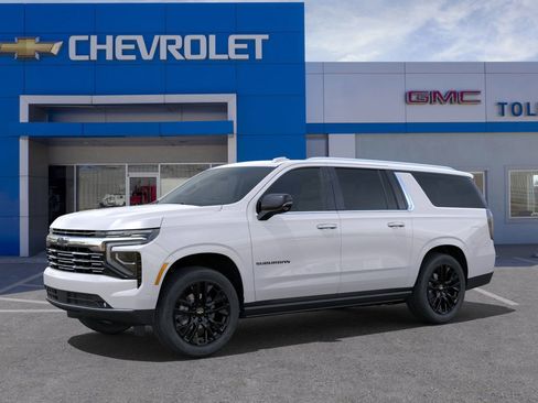 New 2025 Chevrolet Suburban Premier RWD image 39