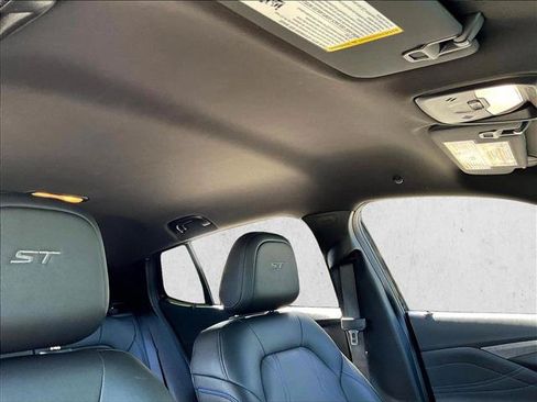 Used 2025 Buick Envista Sport Touring w/ Convenience I Package FWD image 16