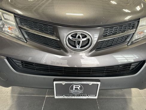 Used 2014 Toyota RAV4 XLE AWD/4WD image 32