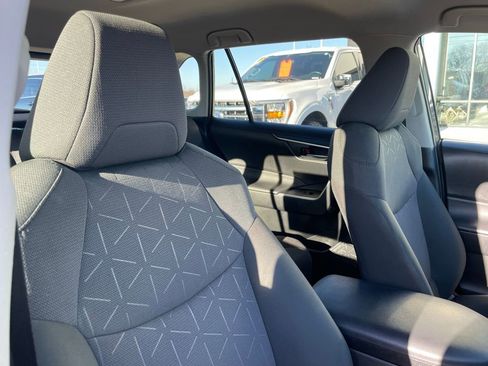 Used 2024 Toyota RAV4 XLE image 28