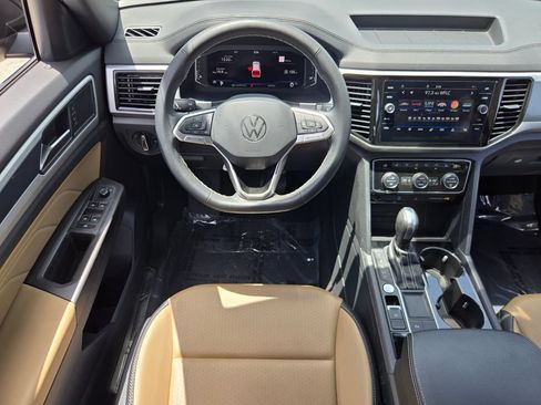 Certified 2022 Volkswagen Atlas Cross Sport SE w/ Black Wheel Package FWD image 12