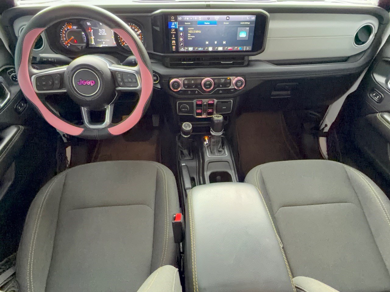 Used 2024 Jeep Wrangler Unlimited Sahara AWD/4WD image 17