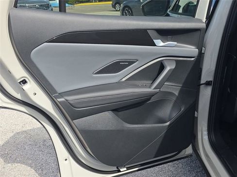 New 2026 Volkswagen Tiguan SEL R-Line image 11