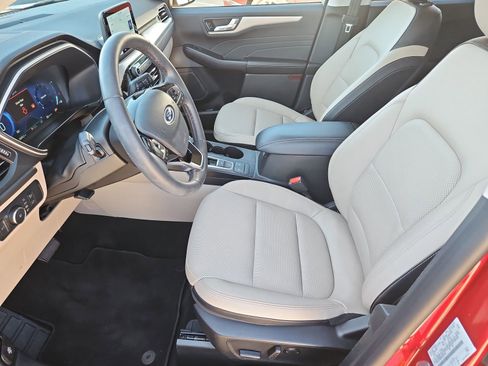 Used 2022 Ford Escape SEL w/ Technology Package image 13