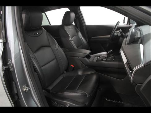 Used 2024 Cadillac XT4 Premium Luxury AWD/4WD image 17