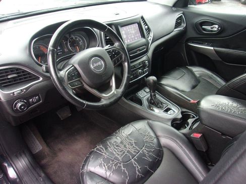 Used 2019 Jeep Cherokee Latitude Plus image 8