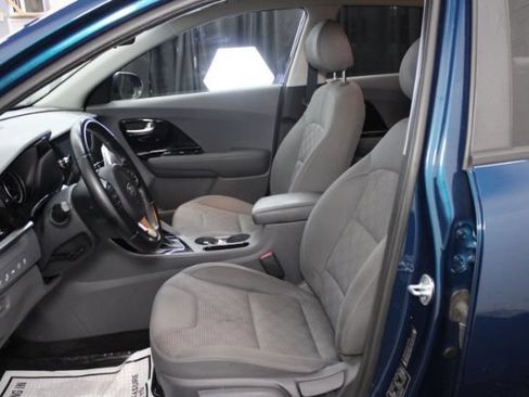 Used 2020 Kia Niro LXS FWD image 12