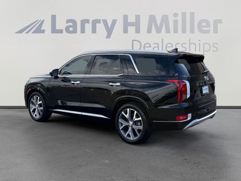 Used 2022 Hyundai Palisade Limited FWD image 3