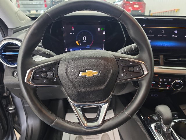 Used 2025 Chevrolet Trax LT w/ Driver Confidence Package FWD image 19