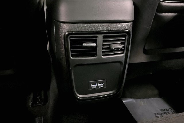 Used 2022 Dodge Charger R/T w/ Blacktop Package RWD image 34