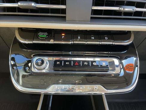Used 2025 Lincoln Corsair AWD image 27