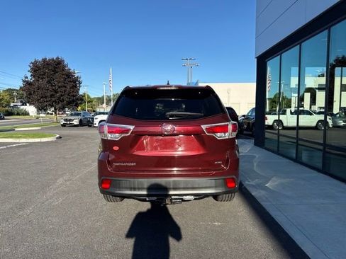 Used 2016 Toyota Highlander XLE AWD/4WD image 3