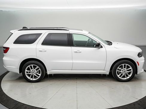 Used 2024 Dodge Durango GT image 3