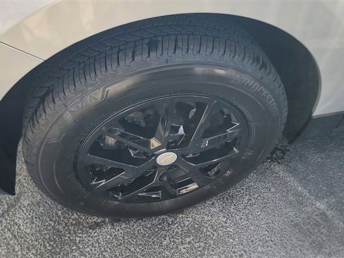 Used 2022 Chevrolet Equinox LT image 5