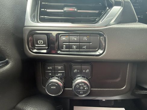 Used 2025 GMC Yukon Denali image 27