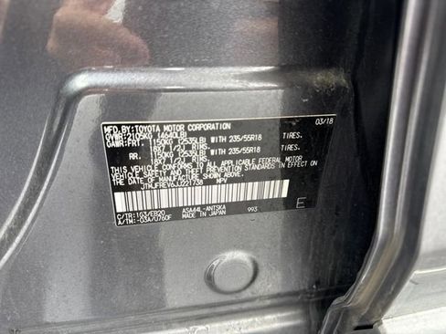 Used 2018 Toyota RAV4 SE w/ Advanced Technology Package image 28