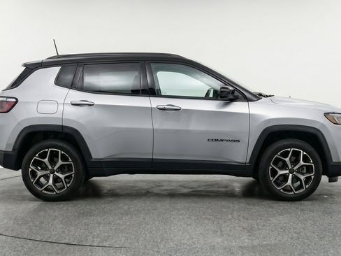 Used 2025 Jeep Compass Limited AWD/4WD image 11