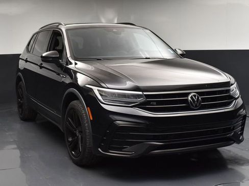 Used 2023 Volkswagen Tiguan SE R-Line FWD image 2