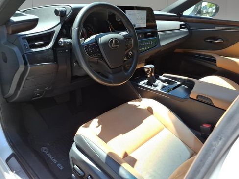 Used 2023 Lexus ES 350 w/ Premium Package FWD image 10