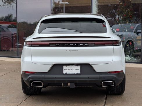 Certified 2026 Porsche Cayenne AWD/4WD image 10