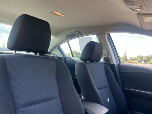 Used 2010 MAZDA MAZDA3 i Sport image 13