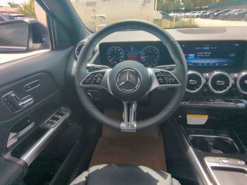 Used 2026 Mercedes-Benz GLA 250 4MATIC image 3