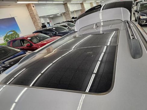 Used 2018 Jeep Grand Cherokee Overland image 38