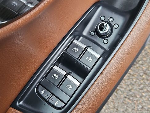 Used 2018 Audi Q7 3.0T Premium Plus w/ Premium Plus Package image 10