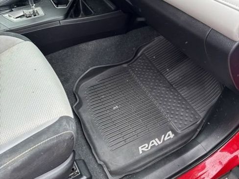 Used 2017 Toyota RAV4 XLE image 10