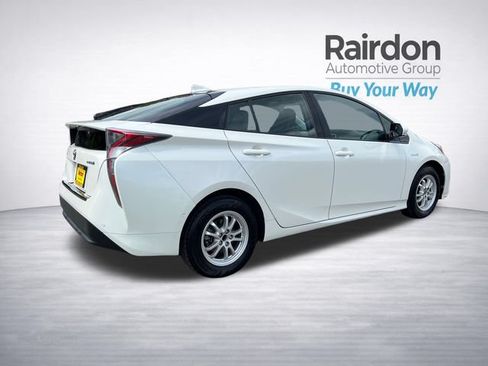 Used 2017 Toyota Prius Four w/ Premium Convenience Package FWD image 7