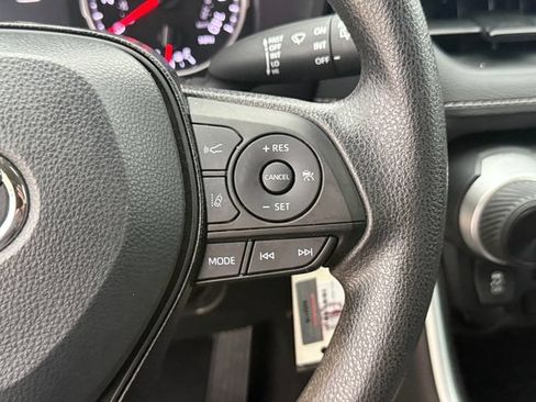 Used 2021 Toyota RAV4 LE FWD image 15