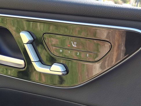 Used 2026 Mercedes-Benz GLC 300 4MATIC image 21