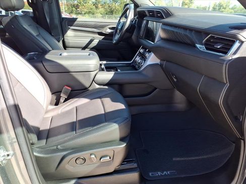 Used 2023 GMC Yukon Denali Ultimate image 15