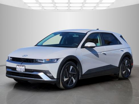 Used 2025 Hyundai Ioniq 5 SE image 3