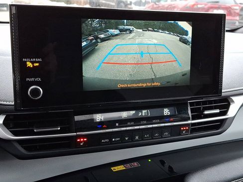 Certified 2025 Toyota Sienna XSE image 18