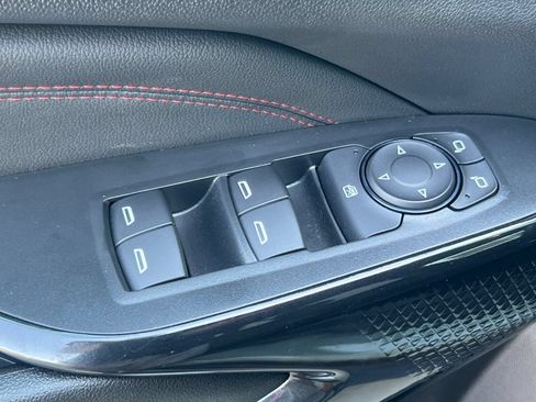 Used 2024 Chevrolet Trax RS w/ Sunroof Package FWD image 14