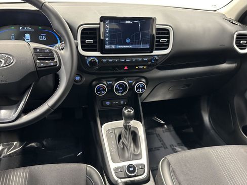 Certified 2023 Hyundai Venue Limited w/ Cargo Package FWD image 21
