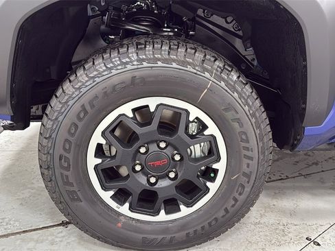 New 2025 Toyota Tacoma TRD Off-Road image 24